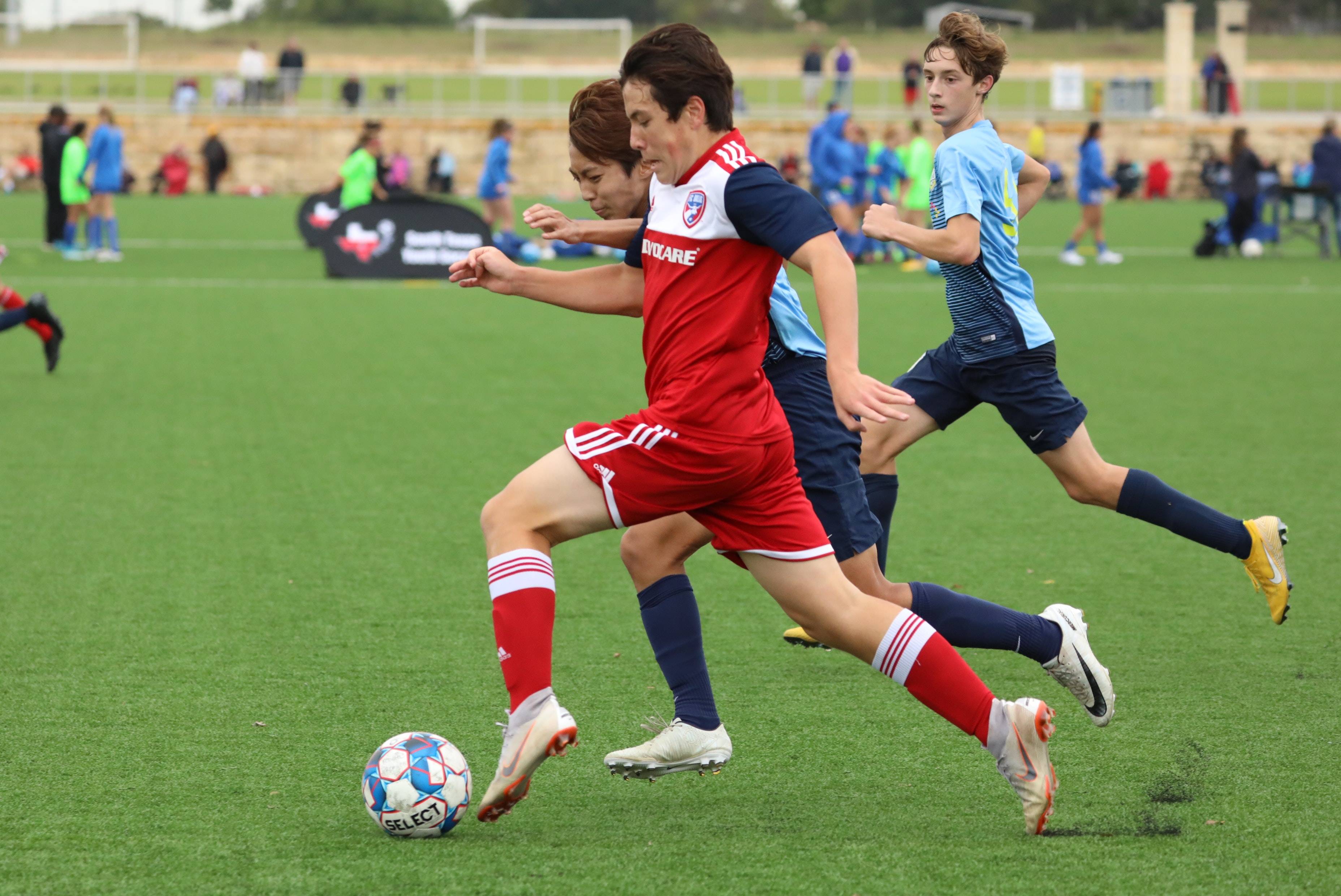 向队内与球 向队内与球