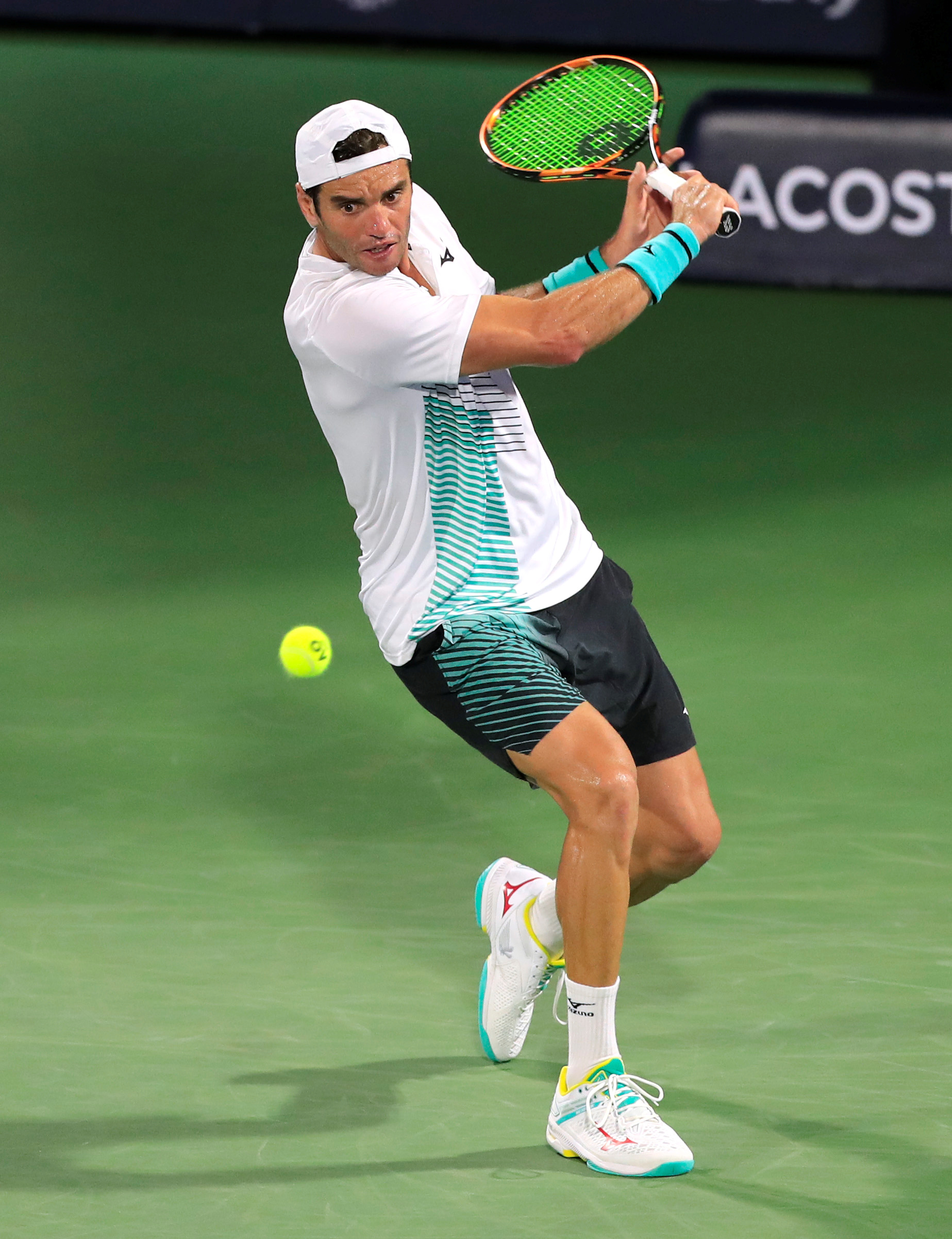 弹回到禁区 弹回到禁区